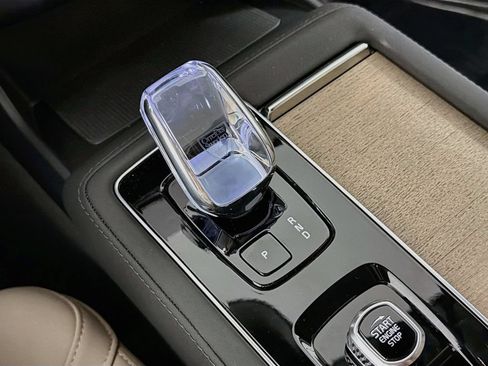 New 2026 Volvo XC90 B6 Plus w/ Protection Package Premier AWD/4WD image 17