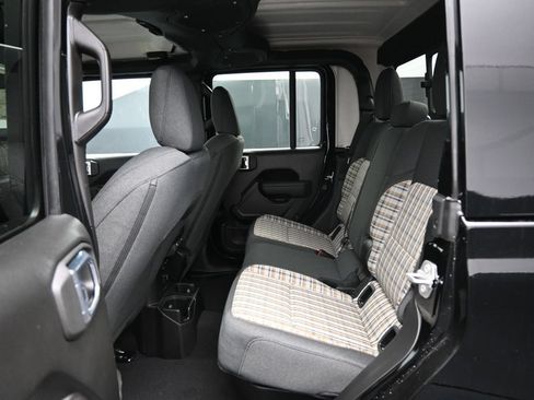 New 2026 Jeep Gladiator Sport AWD/4WD image 22