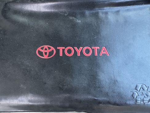 Used 2013 Toyota Corolla LE FWD image 89