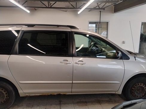 Used 2008 Toyota Sienna LE image 8