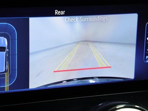 Used 2024 Mercedes-Benz GLB 250 4MATIC image 15