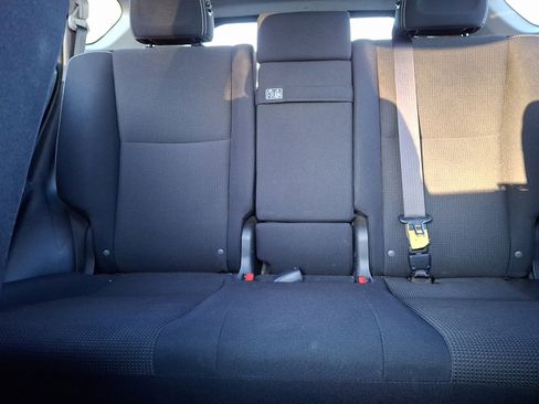 Used 2017 Toyota RAV4 XLE image 19