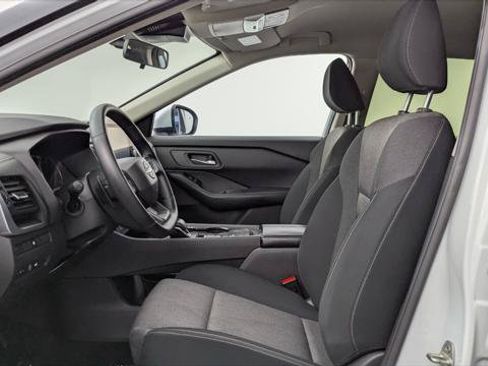 Used 2025 Nissan Rogue SV FWD image 14