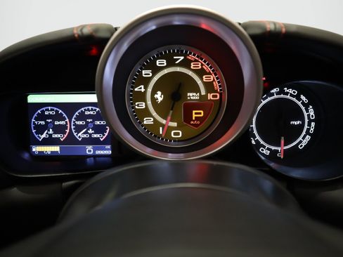 Used 2016 Ferrari California T RWD image 38