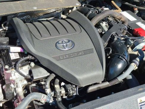 Used 2023 Toyota Highlander XSE FWD image 24