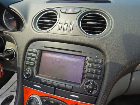 Used 2005 Mercedes-Benz SL 500 image 26