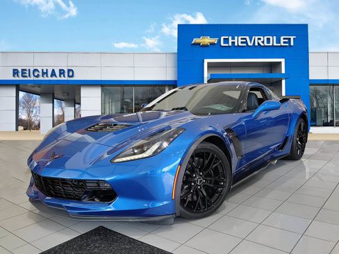 Used 2015 Chevrolet Corvette Z06 w/ 3LZ Preferred Equipment Group RWD image 1