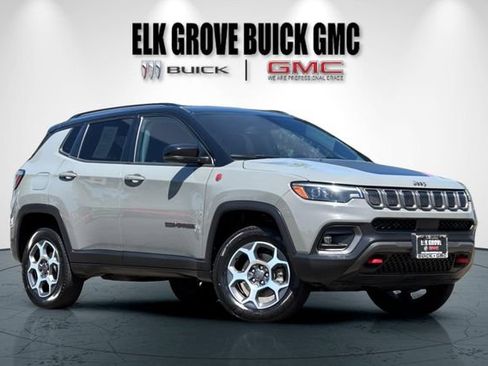 Used 2022 Jeep Compass Trailhawk w/ Trailhawk Elite Group AWD/4WD image 2