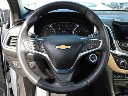 Used 2022 Chevrolet Equinox Premier image 11