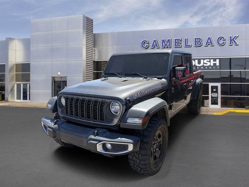 Used 2024 Jeep Gladiator Sport AWD/4WD image 2