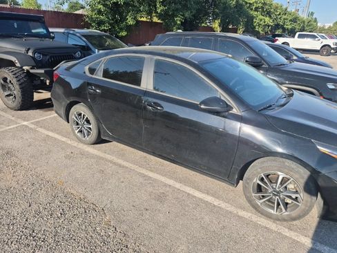 Used 2024 Kia Forte LXS w/ LXS Technology Package FWD image 21
