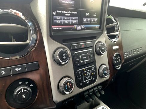 Used 2014 Ford F250 Lariat w/ Lariat Ultimate Package AWD/4WD image 19