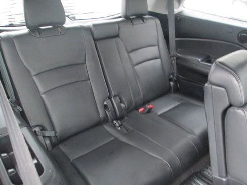Used 2018 Honda Pilot Touring image 15