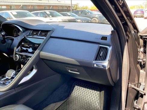 Used 2024 Jaguar E-PACE R-Dynamic SE image 18