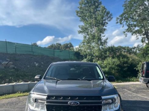 Used 2022 Ford Maverick XLT FWD image 2