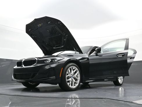 New 2025 BMW 330i xDrive Sedan w/ Premium Package AWD/4WD image 39