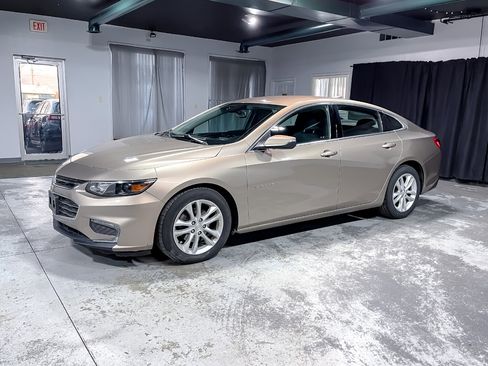 Used 2018 Chevrolet Malibu LT image 4