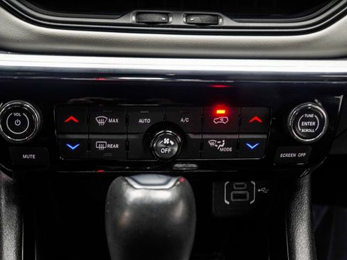 Used 2024 Jeep Compass Limited image 18