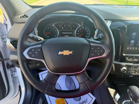 Used 2023 Chevrolet Traverse LT image 33