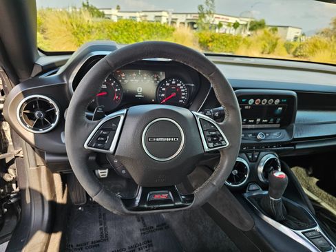 Used 2018 Chevrolet Camaro SS RWD image 23