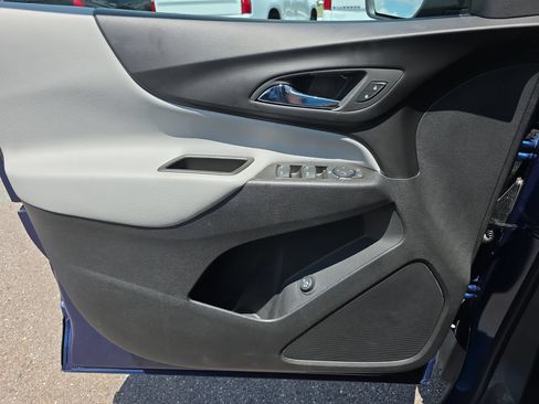 Used 2023 Chevrolet Equinox LT FWD image 17
