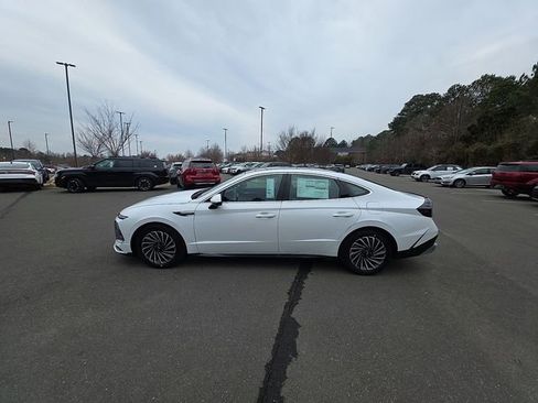 New 2026 Hyundai Sonata Limited FWD image 17