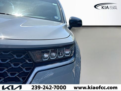 Used 2023 Kia Sorento S w/ Panoramic Sunroof Package image 9