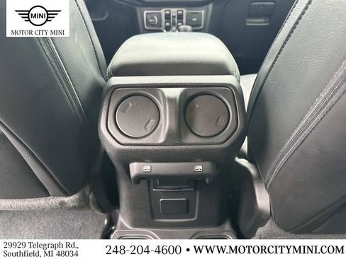 Used 2022 Jeep Gladiator Overland AWD/4WD image 17