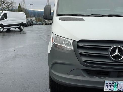 Used 2023 Mercedes-Benz Sprinter 144 Cargo image 8