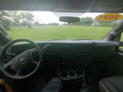 Used 2021 GMC Savana 2500 w/ Driver Convenience Package image 17