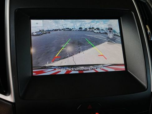 Used 2020 Ford Edge SEL w/ Convenience Package FWD image 17
