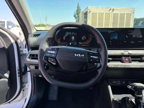 Used 2025 Kia K4 FWD image 27