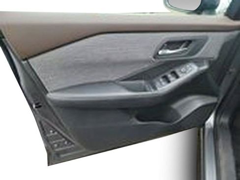 Used 2023 Nissan Rogue SV AWD/4WD image 24