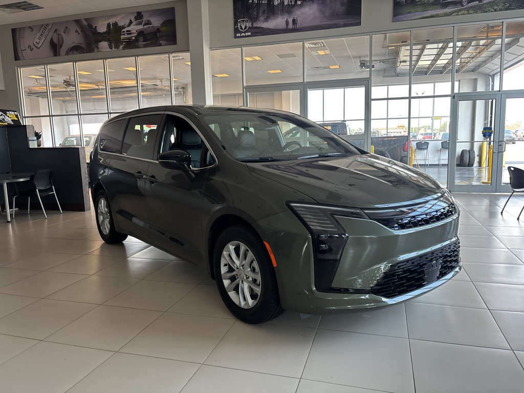 New 2027 Chrysler Pacifica Select FWD image 3