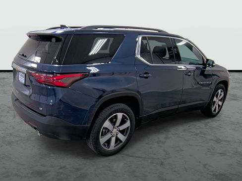 Used 2023 Chevrolet Traverse LT w/ LT Premium Package image 4
