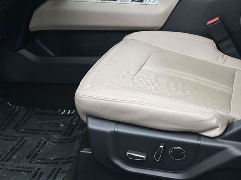 Used 2022 Ford Expedition Max Limited image 16