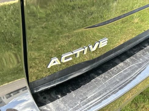 Used 2025 Ford Expedition Active RWD image 9
