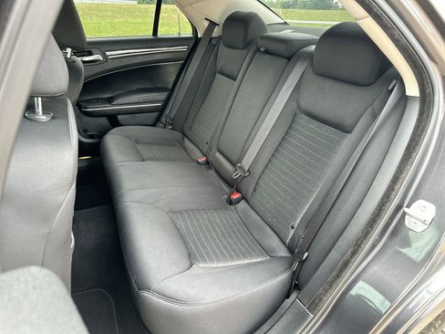 Used 2022 Chrysler 300 Touring w/ Sport Appearance Package RWD image 20
