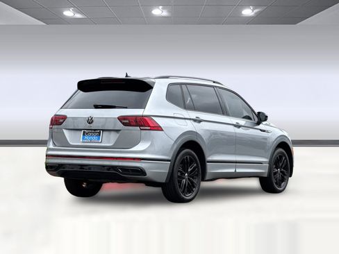 Used 2022 Volkswagen Tiguan SE R-Line AWD/4WD image 8