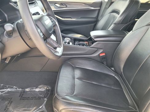 Used 2023 Jeep Grand Cherokee Limited w/ Trailer Tow Prep Group (B) image 19