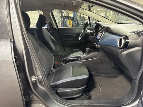 Used 2025 Nissan Versa SV FWD image 5