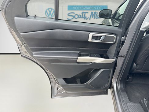 Used 2021 Ford Explorer XLT w/ Equipment Group 202A RWD image 25