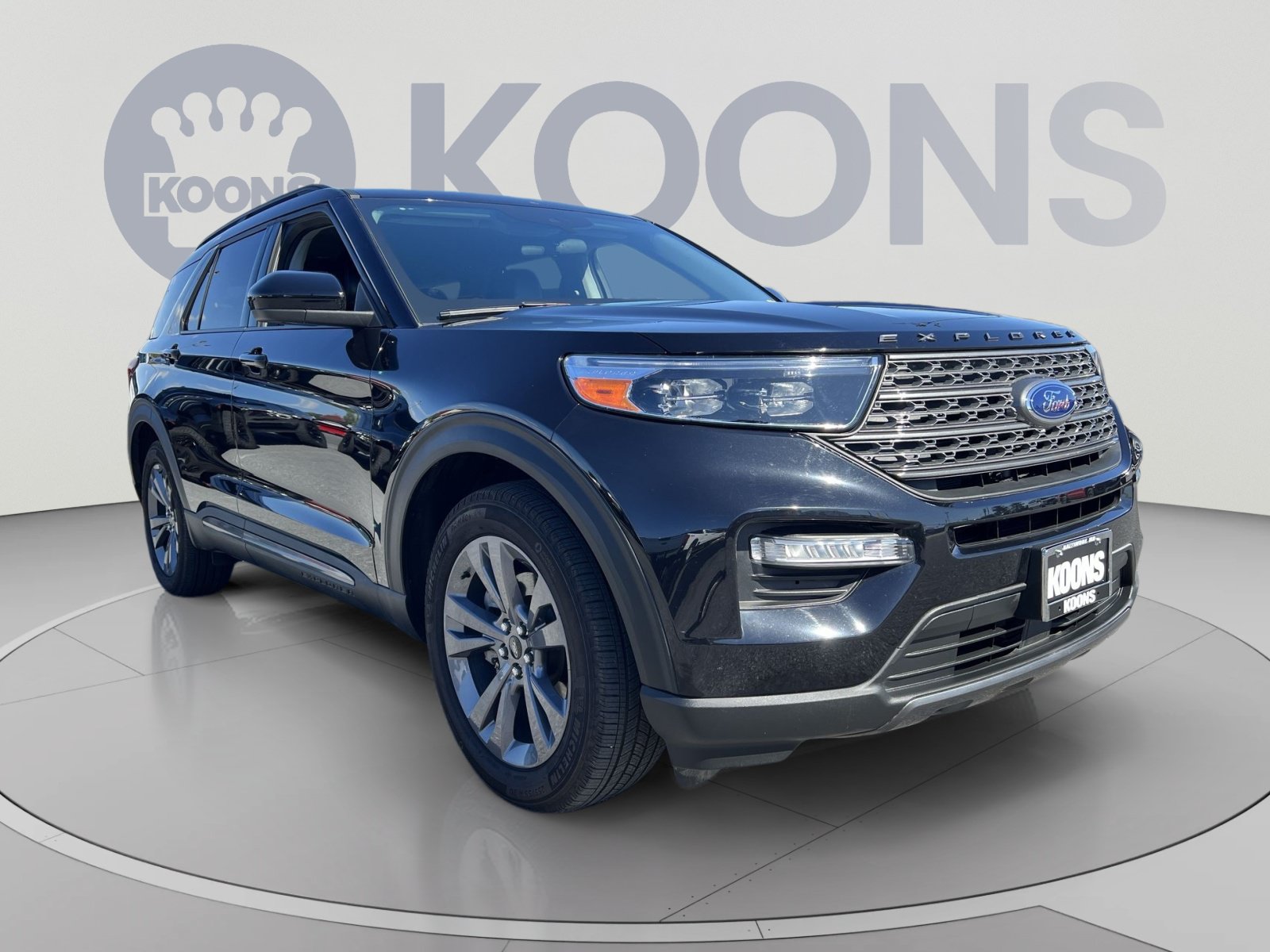 Used 2024 Ford Explorer XLT w/ Equipment Group 202A RWD image 18
