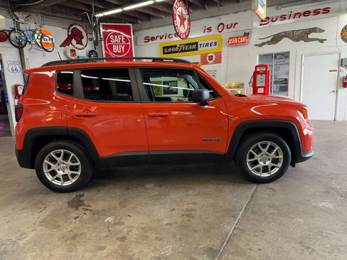 Used 2020 Jeep Renegade Sport w/ Sport Appearance Group image 6
