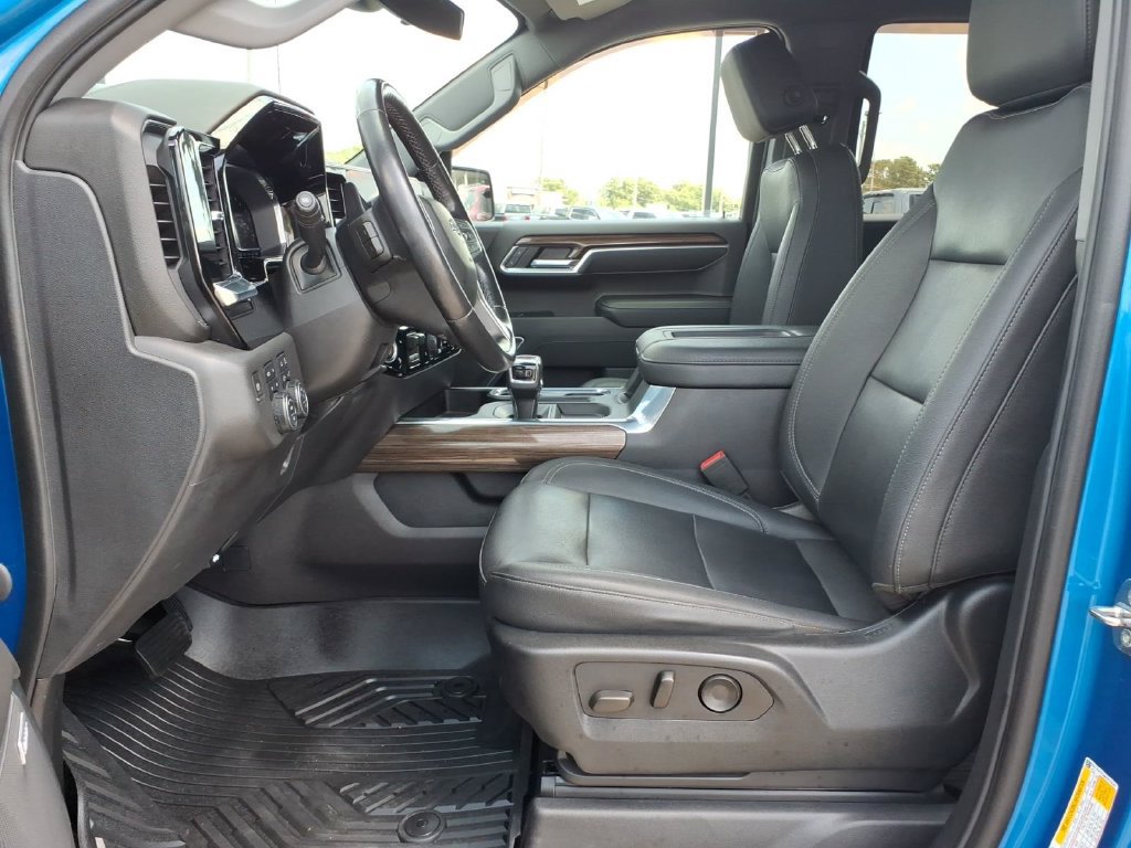 Used 2022 Chevrolet Silverado 1500 LT Trail Boss w/ LT Trail Boss Premium Package AWD/4WD image 18