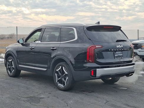Certified 2023 Kia Telluride S image 4
