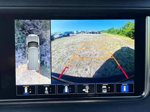 Used 2023 GMC Yukon Denali w/ LPO, Floor Liner Package AWD/4WD image 17