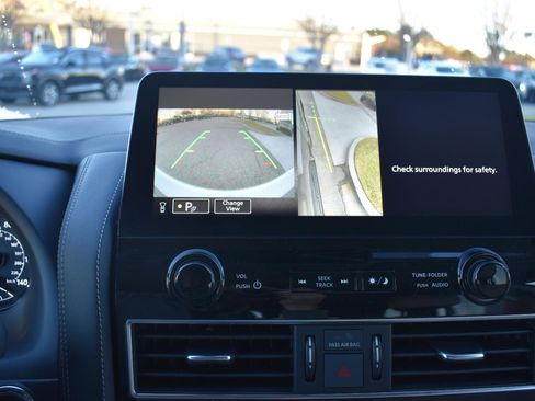 Certified 2024 Nissan Armada Platinum w/ Captain's Chairs Package image 31