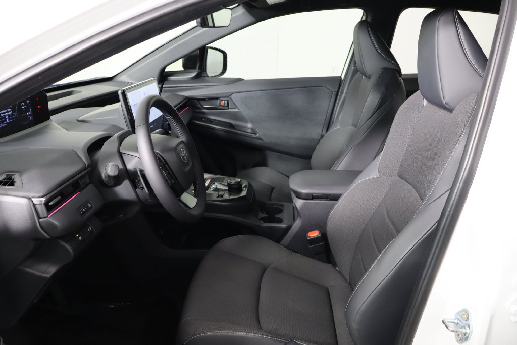 Used 2026 Toyota C-HR AWD/4WD image 14