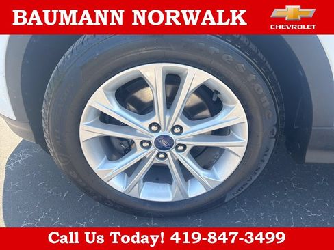 Used 2017 Ford Escape SE FWD image 13